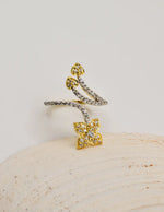 detailed petal sparkle wedding ring showing stone clarity and brilliance