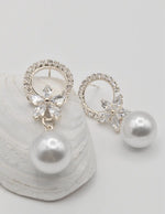classic bridal earrings with pearl drops and crystals montreal minimalist jewellery