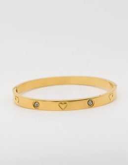 Gold permanent bracelet with heart and diamond engravings