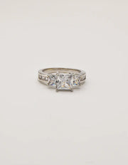 sparkling_engagement_ring princess_cut stone gift_for_her jewellery canada