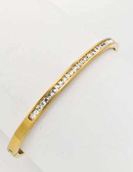 FrontSparkle bracelet showing full crystal panel